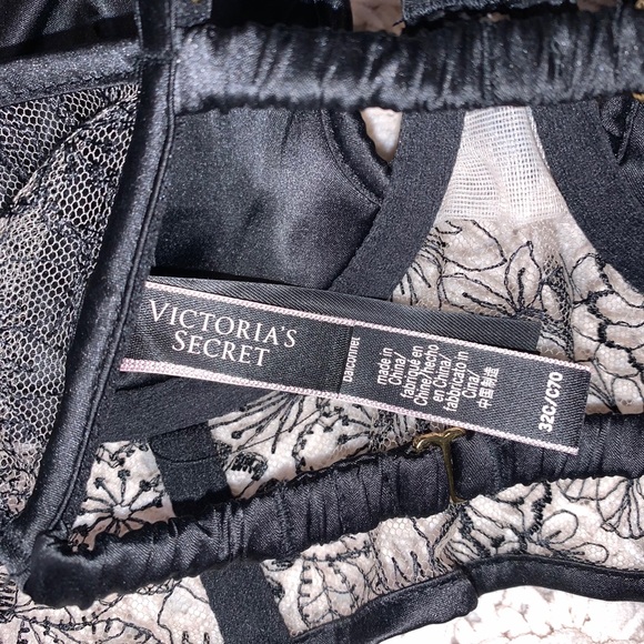 SOLD: Victoria Secret Luxe Lingerie - Picture 4 of 4